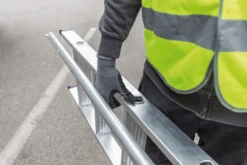 Stufen-Anlegeleiter LKW Mit Ausstiegsholm Links -Leiterwerkzeug Geschäft 40341 02