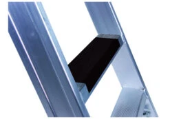 Ernst Stufenstehleiter Einseitig Begehbar Mit Bügel, Federdruckrollen, Aussteifungsstreben Und Antirutschbelag, 6 Stufen -Leiterwerkzeug Geschäft 80mm tiefe 4 fach verschwei te stufe mit antirutschbelagecb22