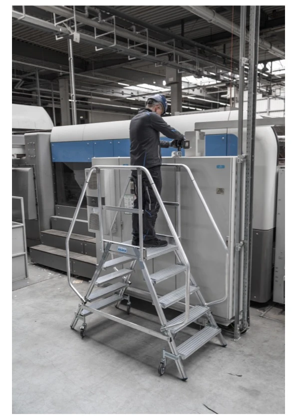 Stabilo Podestleiter Fahrbar, Beidseitig Begehbar, 2 X 3 Sprossen Inklusive Plattform – Bild 7