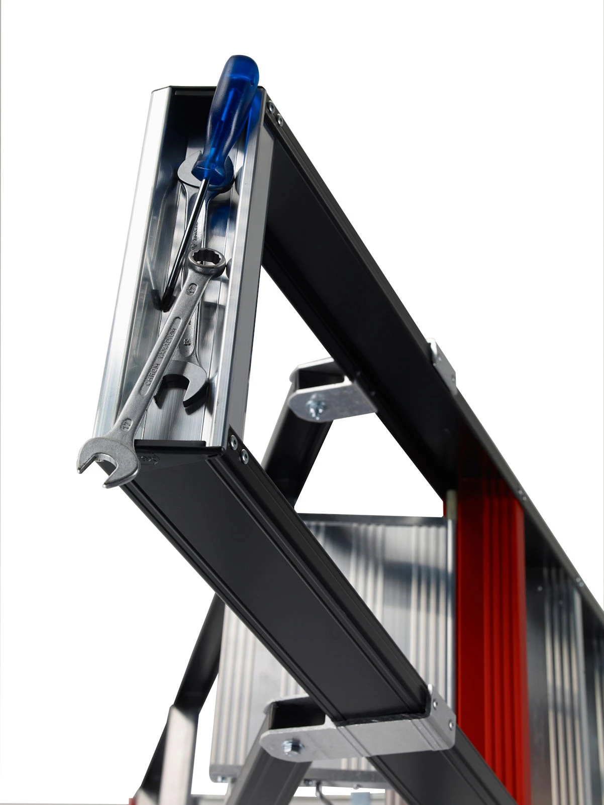 Taurus TGB Stufenstehleiter Mit 2 Standflächen 3 Stufen 9 Taurus TGB Stufenstehleiter Mit 2 Standflächen 3 Stufen – Bild 9