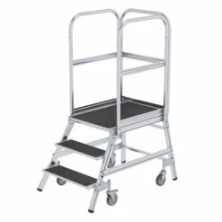 Aluminium-Podestleiter, Einseitig Begehbar, Mit Federrollen, Korundbeschichtung R 13, 2 Stufen -Leiterwerkzeug Geschäft aluminium podestleiter einseitig begehbar mit federrollen korundbeschichtung r 13 3 stufen3f931
