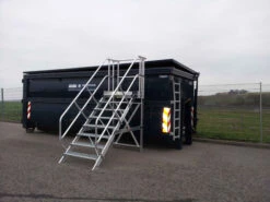 Aluminium-Treppe Mit Plattform, 45°, Stufenbreite 1000 Mm, 4 Stufen -Leiterwerkzeug Geschäft aluminium treppe mit plattform 45 stufenbreite 1000 mm6f8ab