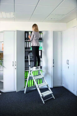 Klapptreppe Mit Haltebügel, 3 Stufen 13 Klapptreppe Mit Haltebügel, 3 Stufen -Leiterwerkzeug Geschäft anwendung abb 4 stufenf33d0