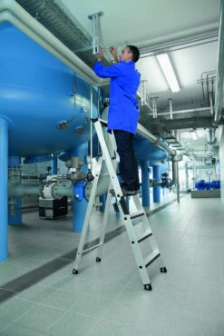 Stufen-Stehleiter Einseitig Begehbar Mit Relax Step®, 3 Stufen -Leiterwerkzeug Geschäft anwendung2aa3f