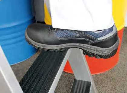 Clip-Step Nachrüstsatz - Für Stufen-Mehrzweckleiter, 3x6 Stufen 2 Clip-Step Nachrüstsatz - Für Stufen-Mehrzweckleiter, 3x6 Stufen – Bild 2