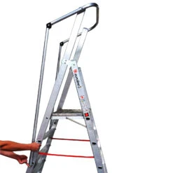 Nr. 22677 Premium-line Leichte Alu – Plattformleiter 4 Stufen -Leiterwerkzeug Geschäft euroline leichte plattformleiter aluminium stufenstehleiter 226770x