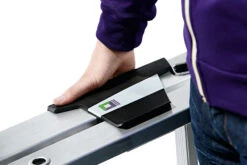 Stufen-Stehleiter, Einseitig Begehbar, Mit Clip-step R13, 3 Stufen 12 Stufen-Stehleiter, Einseitig Begehbar, Mit Clip-step R13, 3 Stufen -Leiterwerkzeug Geschäft griffzone05faf