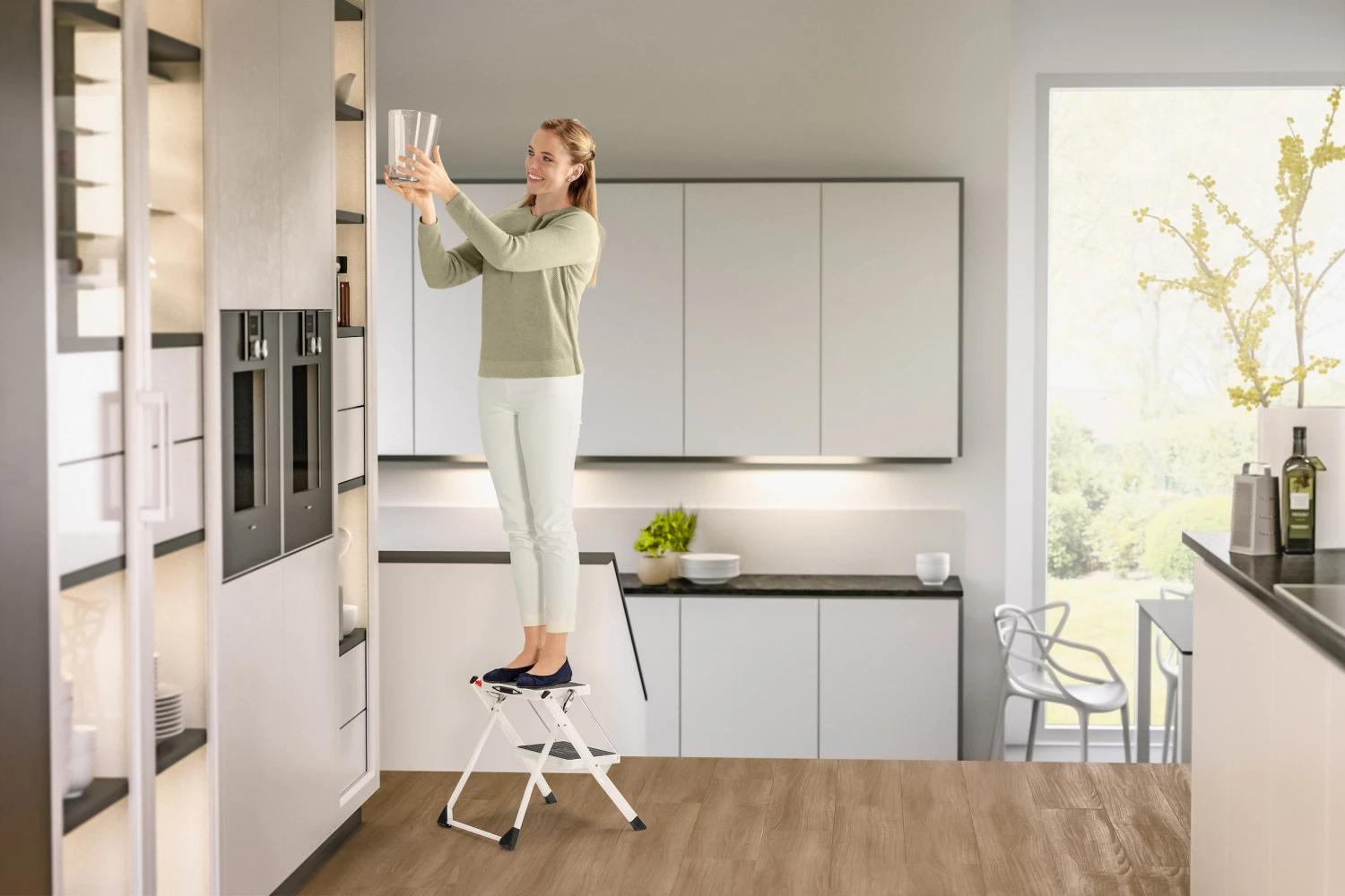 HAILO Mini - Stahl-Klapptritt, 2 Stufen, Weiß 7 HAILO Mini - Stahl-Klapptritt, 2 Stufen, Weiß – Bild 7