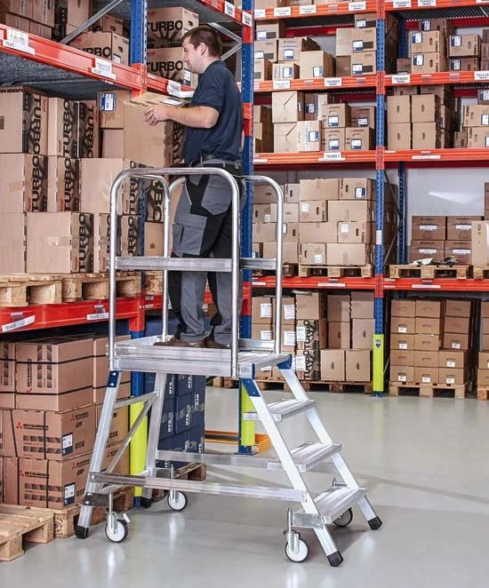 Podesttreppe, Fahrbar, Einseitig Begehbar Mit Stahl-Gitterrost-Stufen 3 Stufen 2 Podesttreppe, Fahrbar, Einseitig Begehbar Mit Stahl-Gitterrost-Stufen 3 Stufen – Bild 2