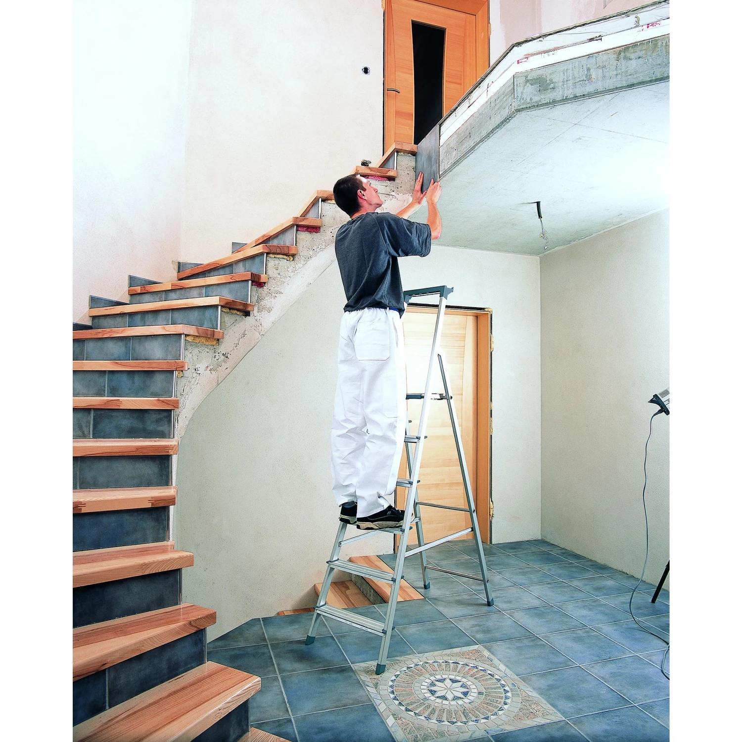 Scana S, Genietete Stufen-Stehleiter, 3 Stufen 4 Scana S, Genietete Stufen-Stehleiter, 3 Stufen – Bild 4